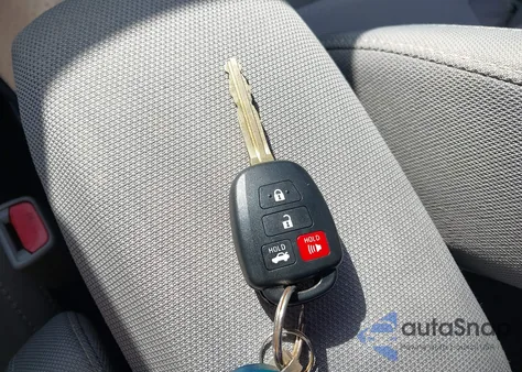 2017 Toyota Corolla Le из США, поврежденный, VIN 5YFBURHE3HP715308